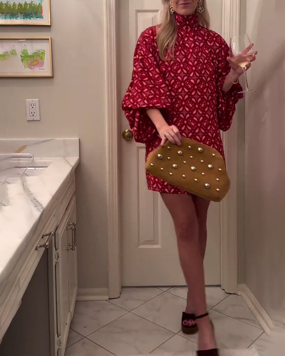 Stilfull Trykket Kjole Med Høy Hals Og Puffermer