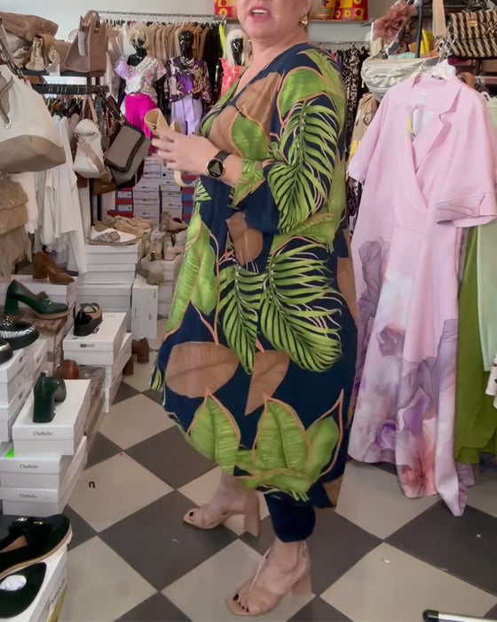 Løs Kjole Med Bladtrykk Og V-Hals