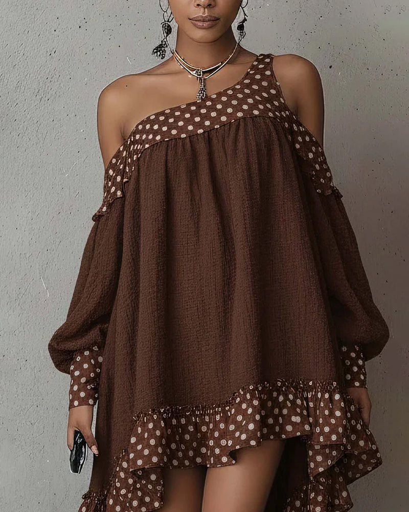 Kjole Lappverk En Skulder Uregelmessig