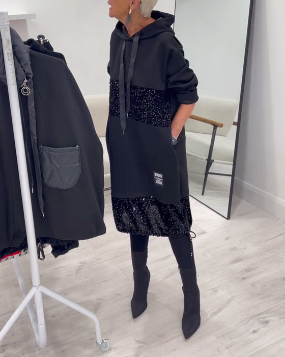 Kjole Med Hette Og Moteriktig Patchwork