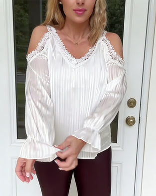 Bluse Med Spiss, Avskjuld Axel Og Folting