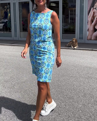 Slim fit kjole uten erme