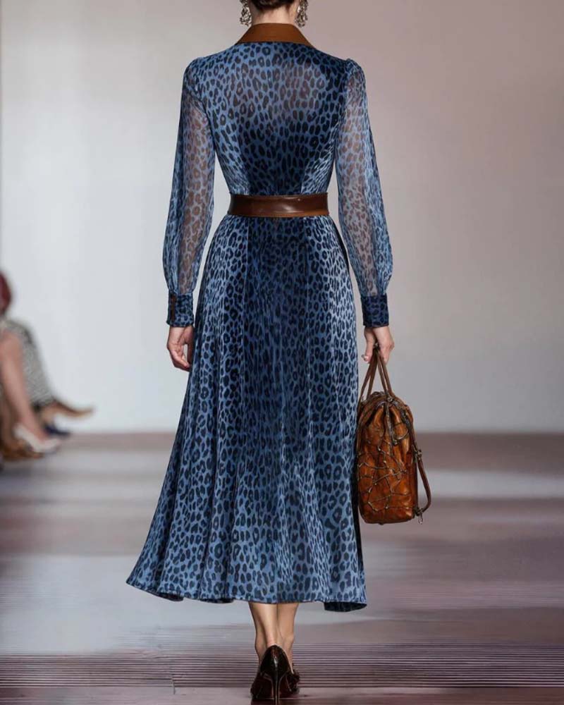 Moderne Kjole Med Leopardprint Og Lappverk