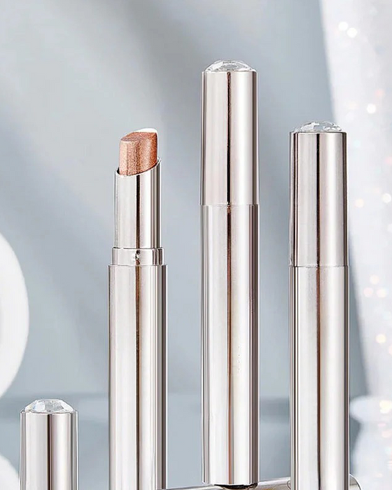 Vanntett Glitrende Øyenskyggestift Med Fargegradient