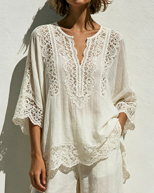 Ensfarget Blondine-V-Halsbluse