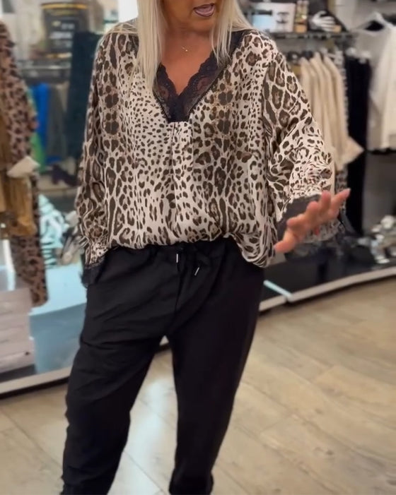 Mote leopardprint bluse med V-hals blonder med patchwork