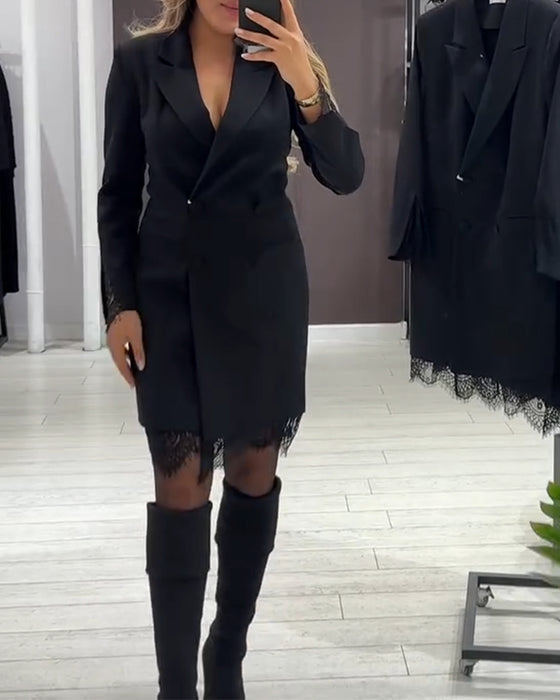 Kjole Med V-Hals Og Innslag For Arbeid