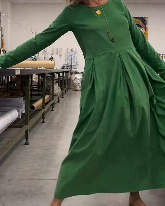 Ensfarget kjole med rund hals