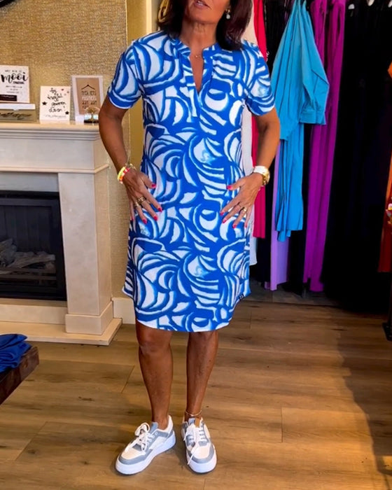 Uformell kjole med korte ermer og trykk