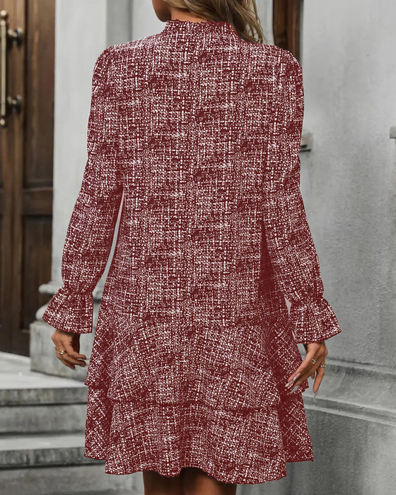 Elegant Kjole Med Utsvingte Ermer Og Striper