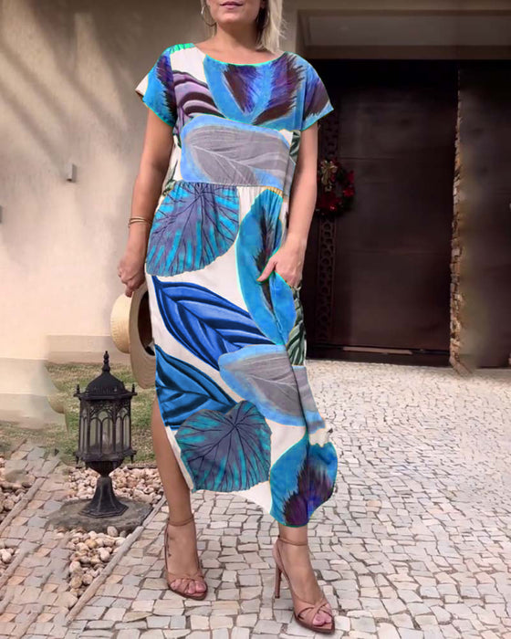 Kortermet kjole med bladtrykk