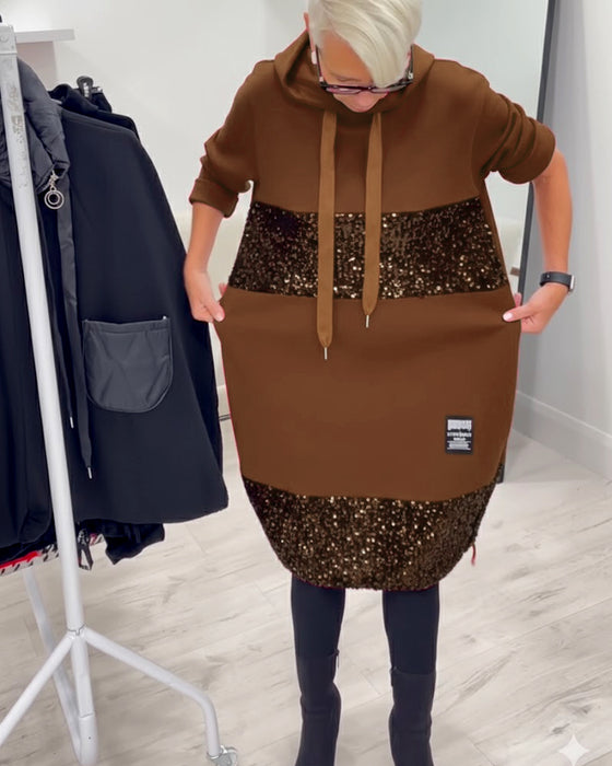 Kjole Med Hette Og Moteriktig Patchwork