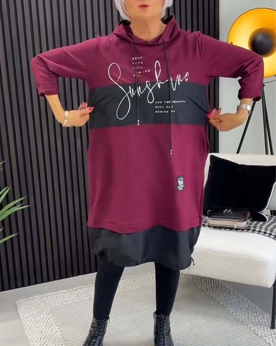 Uformell hettekjole med lomme med fargeblokktrykk