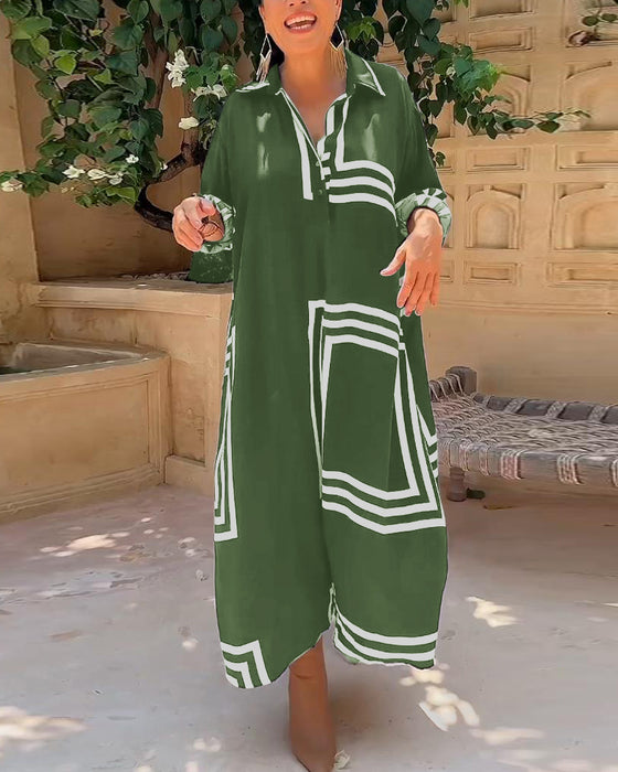 Fritidskjole med rektangulær trykt jakkeslag