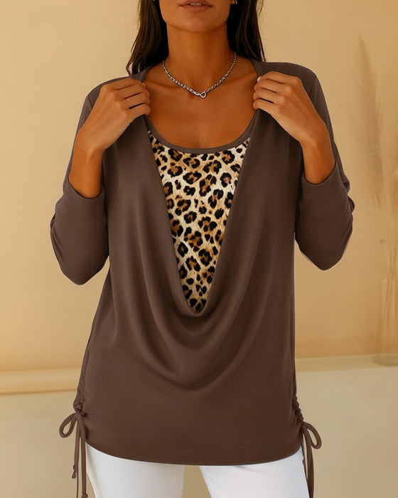 T-skjorte med falskt todelt snøring og leopardprint