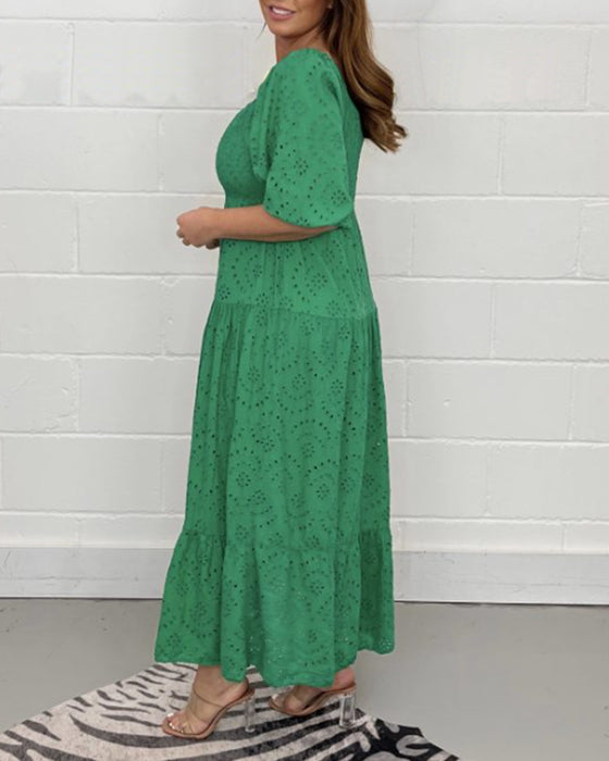 Ensfarget hul kjole med firkantet krage