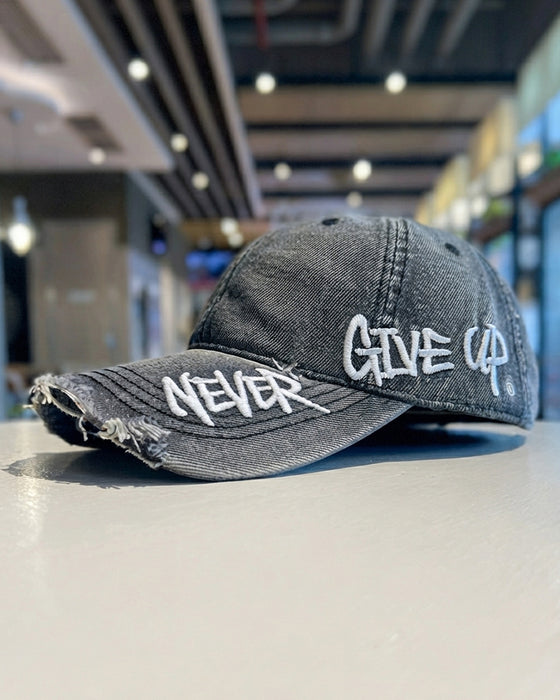 Hatt Kul Unisex Slitt Brodert