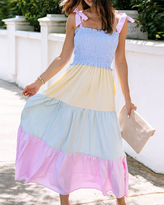 Kjole med kontrastpaneler og stropper