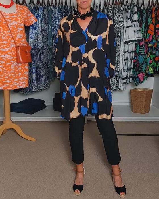 V-hals avslappet langermet bluse i kontrastfarge