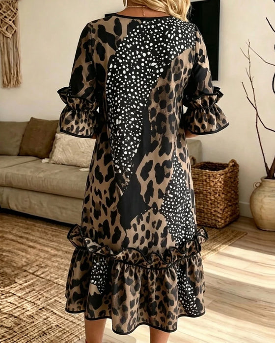 Kjole Leopardlappeteppe Rysje Rundhalset
