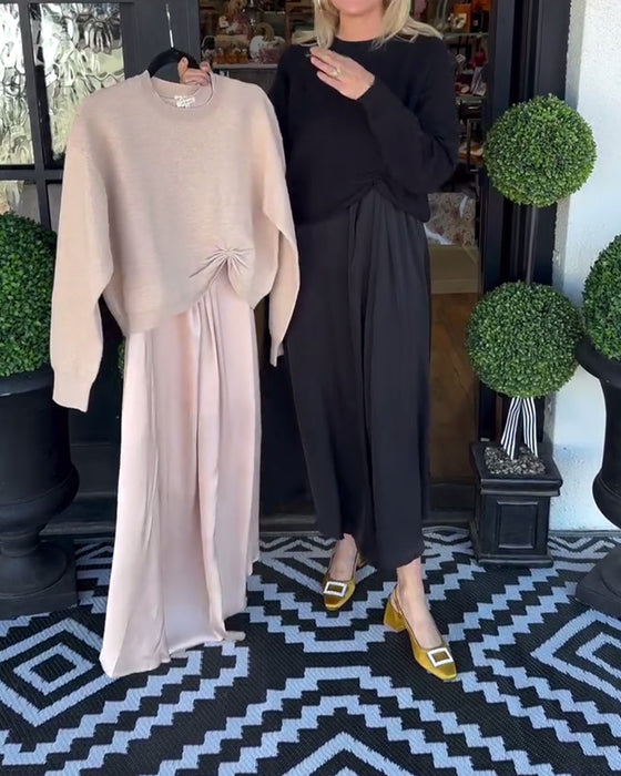 Helfarget Sett Med Plissert Og Allsidig