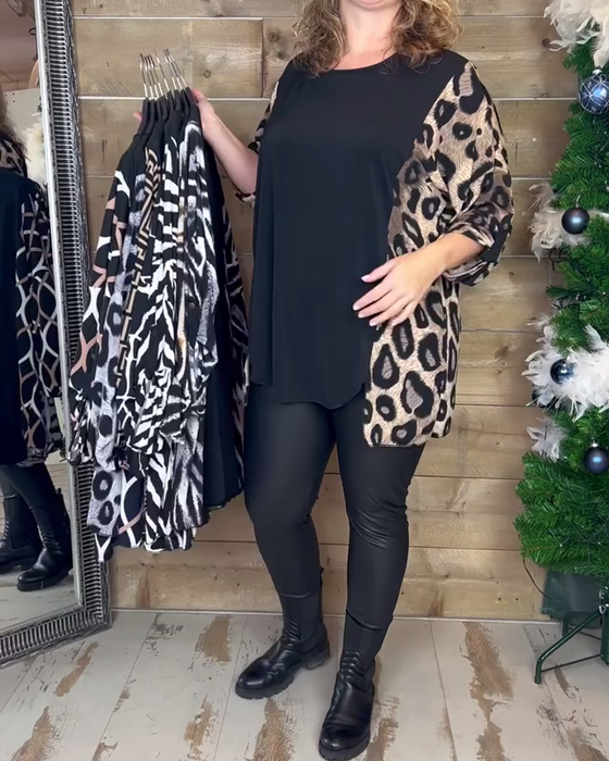 Avslappet topp med rund hals i leopard