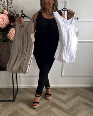 Topp Uten Ermer Ensfarget Foldet