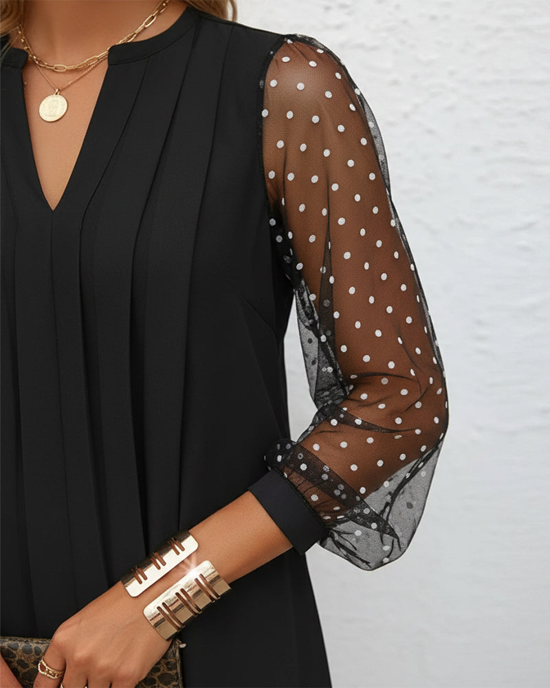 Kjole Med V-Krage Design, Mønstertstoff Och Slankende Passform