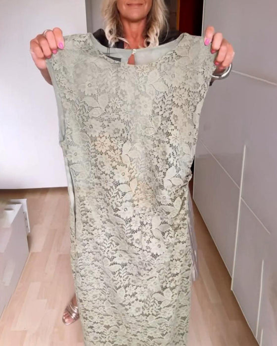 Elegant ermeløs blondekjole