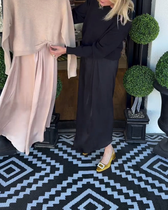 Helfarget Sett Med Plissert Og Allsidig