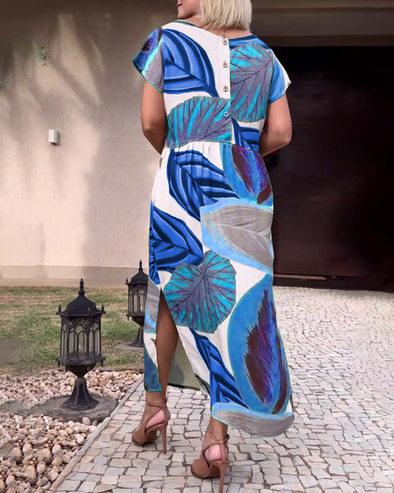 Kortermet kjole med bladtrykk