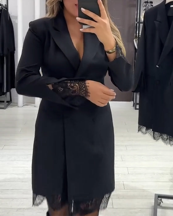 Kjole Med V-Hals Og Innslag For Arbeid