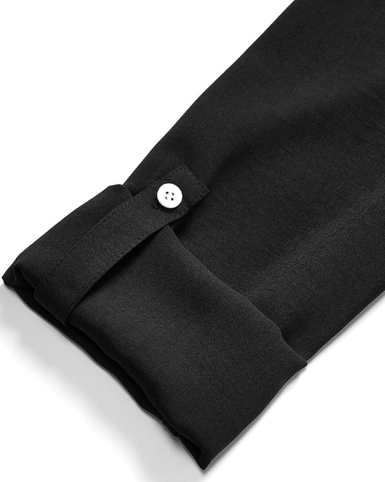 Avslappet topp med panel med paljettknapp