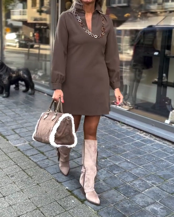 Seksy Og Elegant Kjole Med Dyp V-Utringning