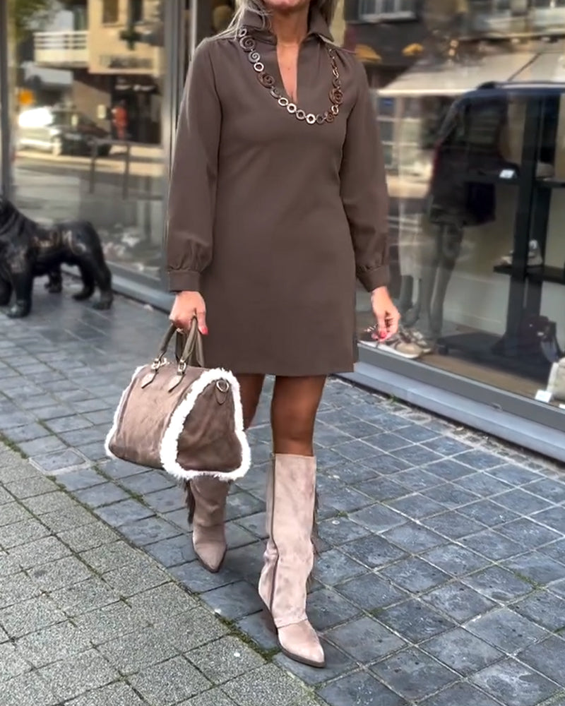 Seksy Og Elegant Kjole Med Dyp V-Utringning