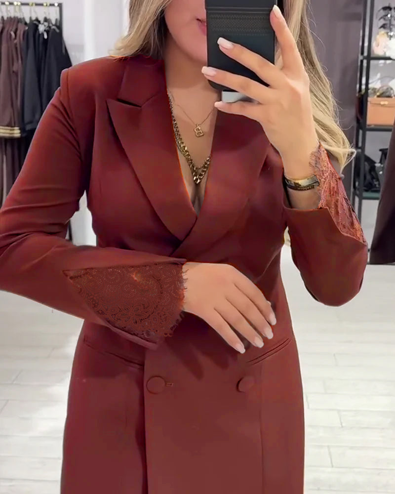 Kjole Med V-Hals Og Innslag For Arbeid