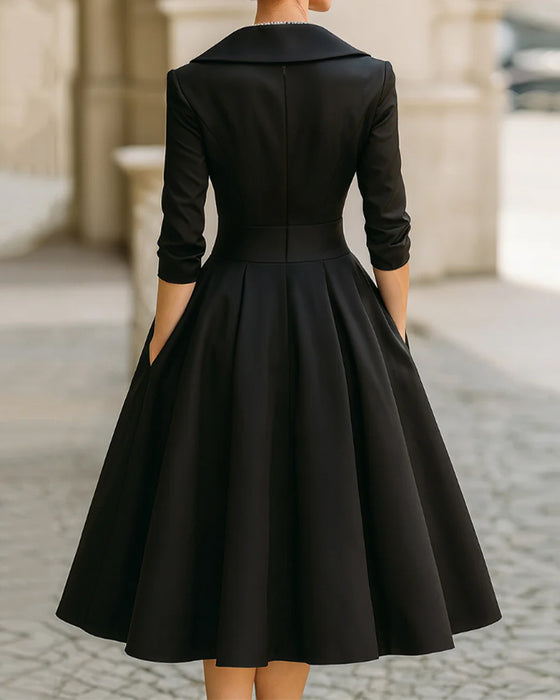 Elegant Moderne Kjole I Helfarget Farge