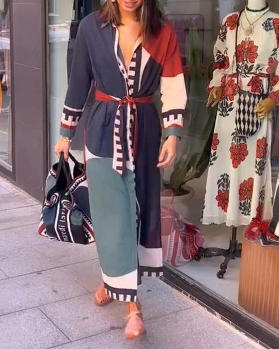 Uformell kjole med fargeblokktrykk med jakkeslag og snøring