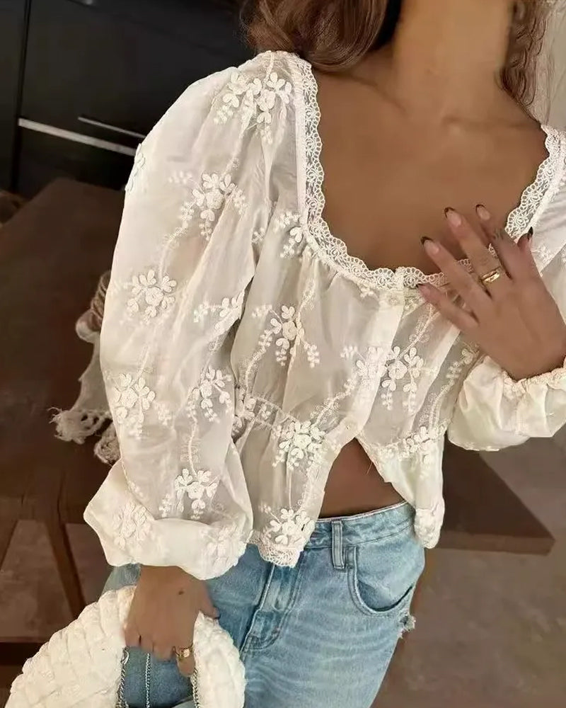 Bluse U-hals Løvende Brodert Langermet