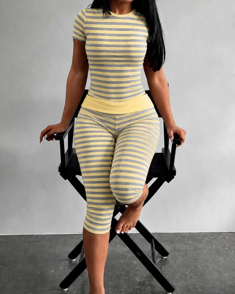 Sett Rundhalset Stripe Kort Erme