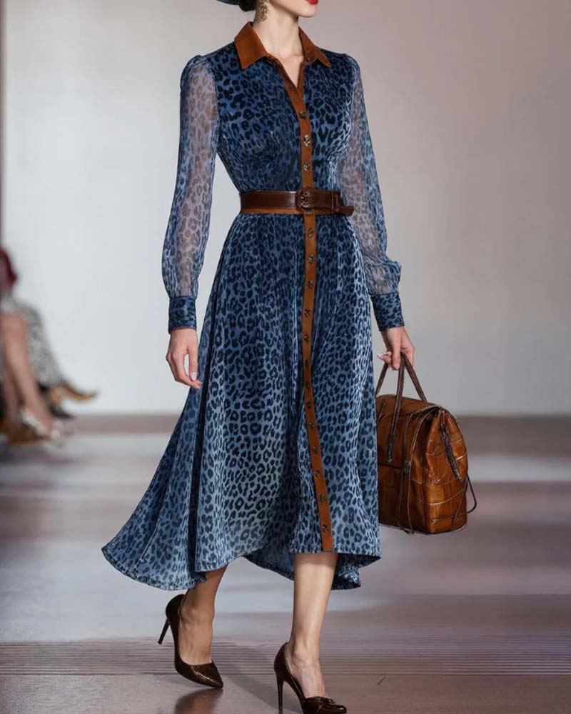 Moderne Kjole Med Leopardprint Og Lappverk