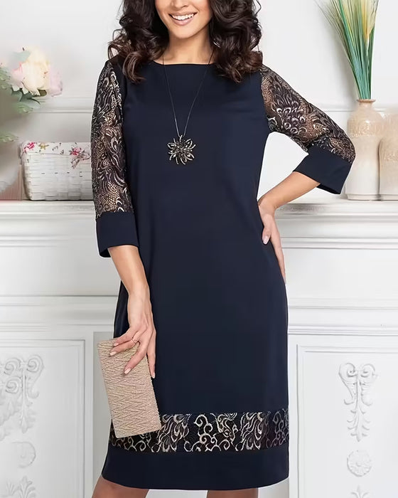 Moderne Lappverkskjole Med Rett Passform