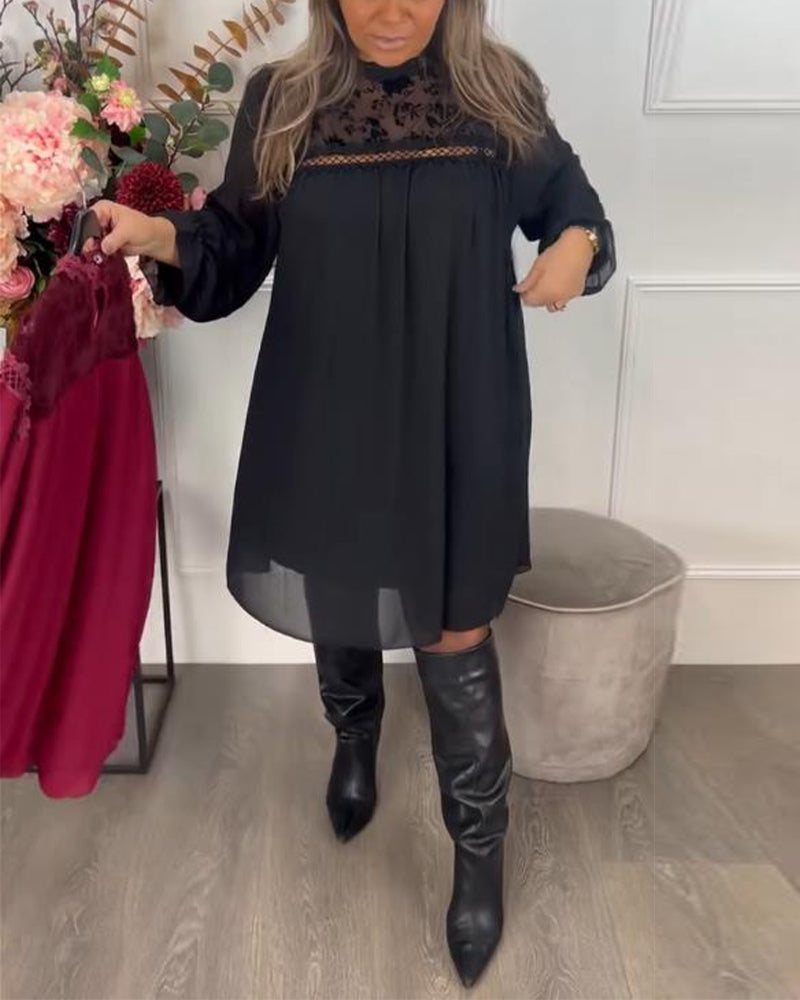 Klänning Med Spets Utsnitt Detalj, Puffærme Design Og Elegant Aura