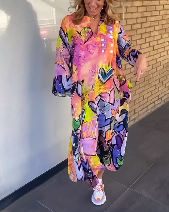 V-hals kjole i hjerteprint med lange ermer