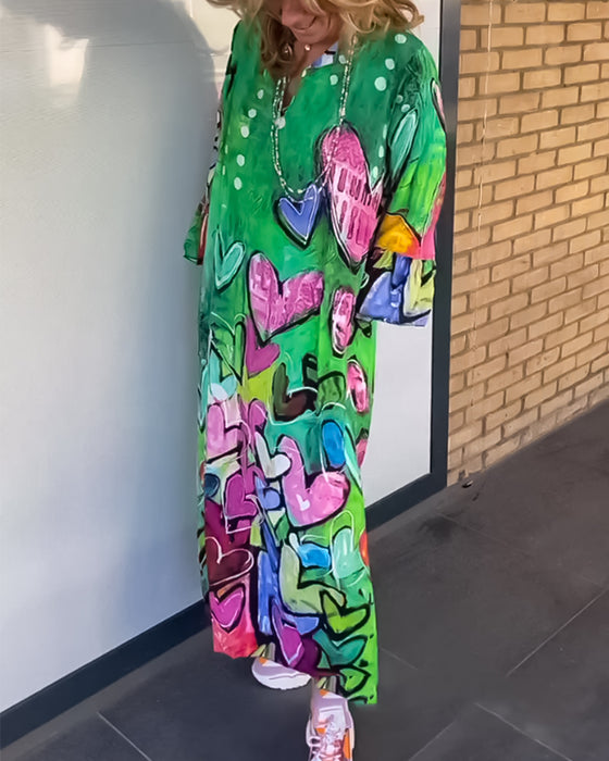 V-hals kjole i hjerteprint med lange ermer