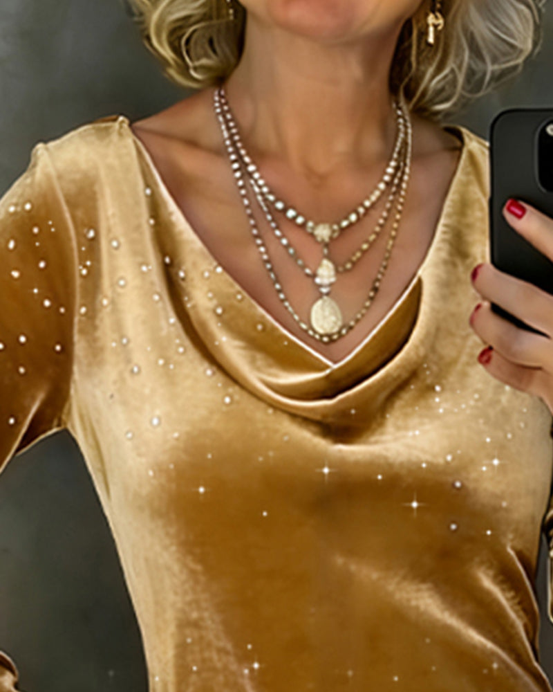 Kjole Med Fin Glans Og Rett Passform