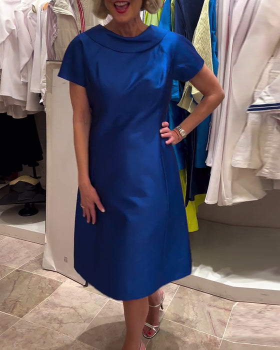 Fasjonabel ensfarget ryggløs kjole med stropper