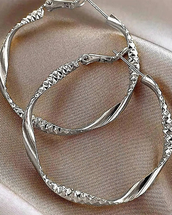 Minimalistisk Uregelmessig Vridd Ring Øredobber Elegant Teksturert Design