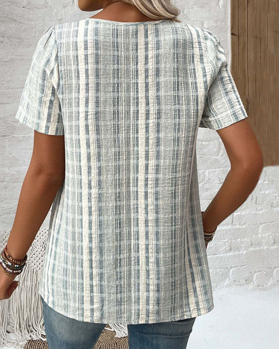 T-skjorte avslappet stripete pledd med v-hals