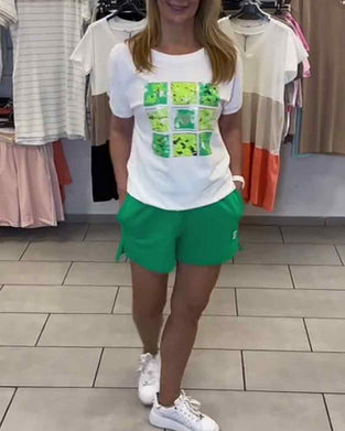Sett Med Avslappede Shorts Med Trykk Og Mellomhøy Midje